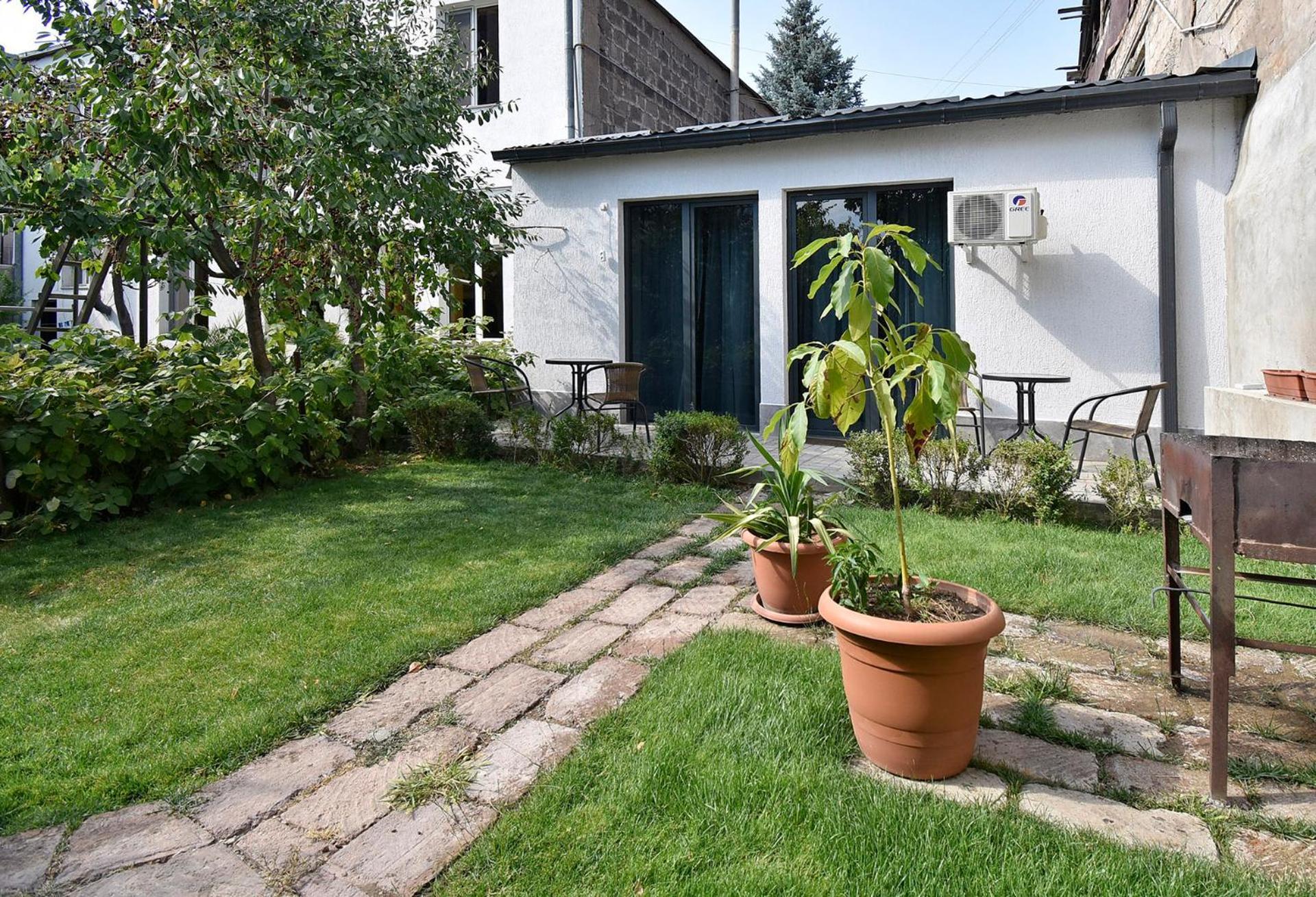 יירבאן The Nut Guest House מראה חיצוני תמונה